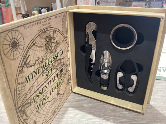 World of Wine - Wine Accessory Set
