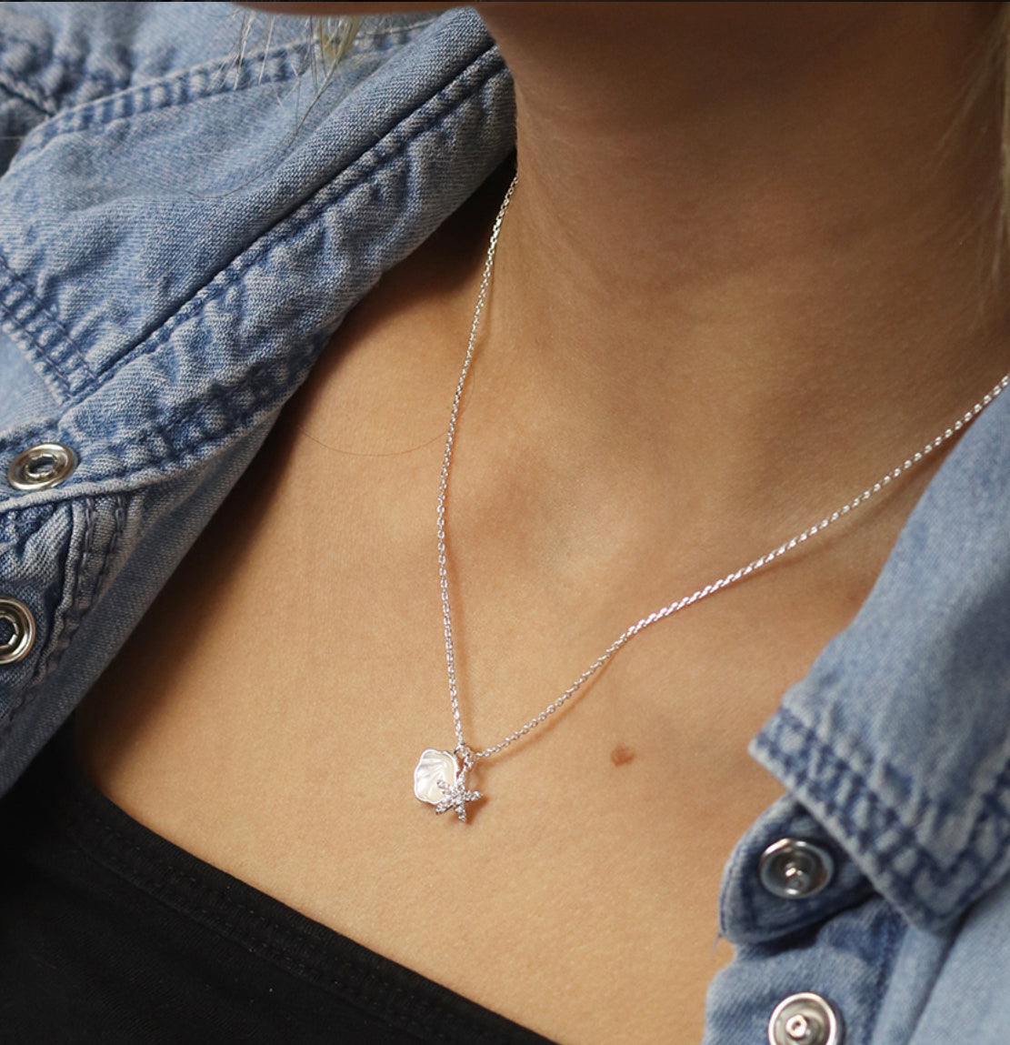 Shell and starfish necklace in silver